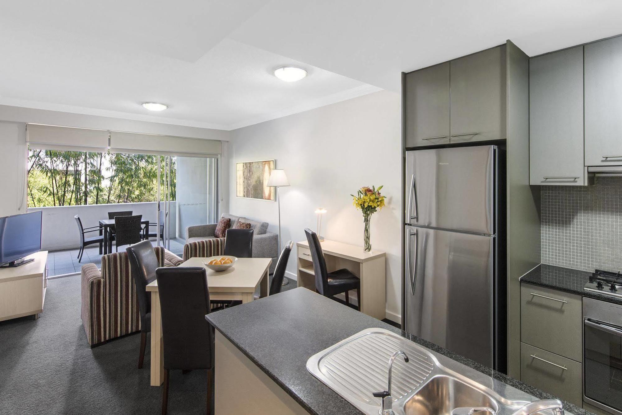 Oaks Brisbane Mews Suites Esterno foto